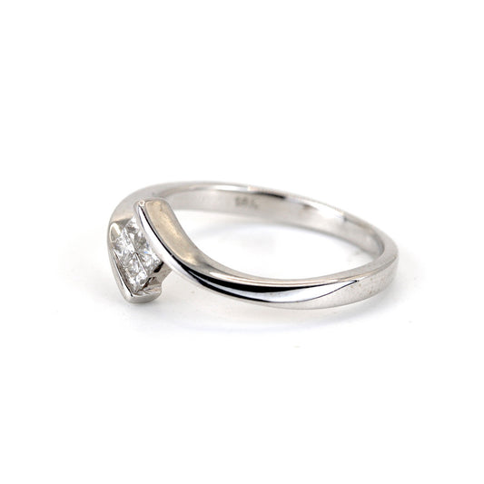 18K White Gold Diamond Ring