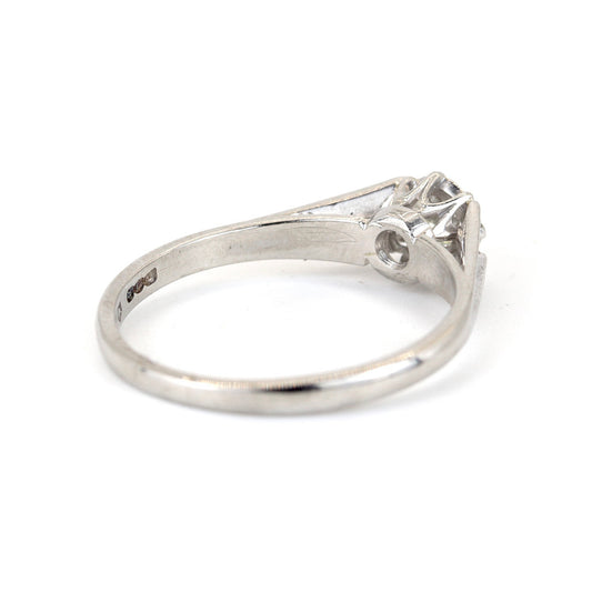18K White Gold Diamond Ring