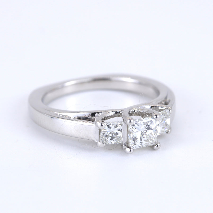 18K White Gold 0.80ct Diamond Ring – Pre-Loved