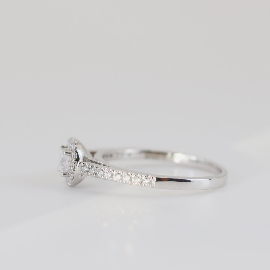 18K White Gold 0.50ct Diamond Ring (DR678) – Pre-Loved