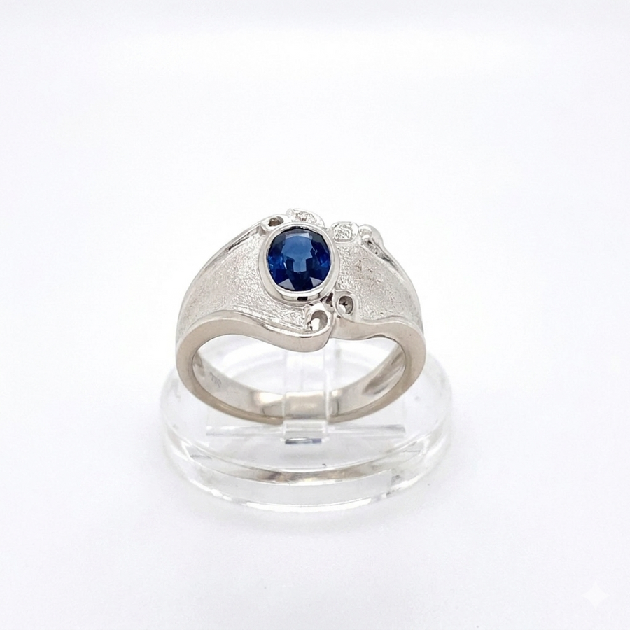 18K White Gold 1.04ct Sapphire & Diamond Ring – Pre-Loved