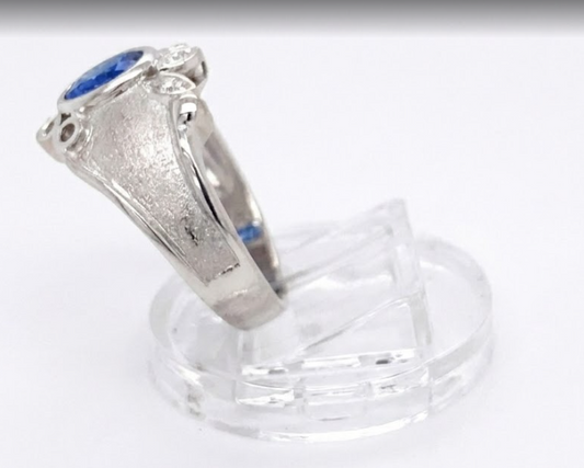 18K White Gold 1.04ct Sapphire & Diamond Ring