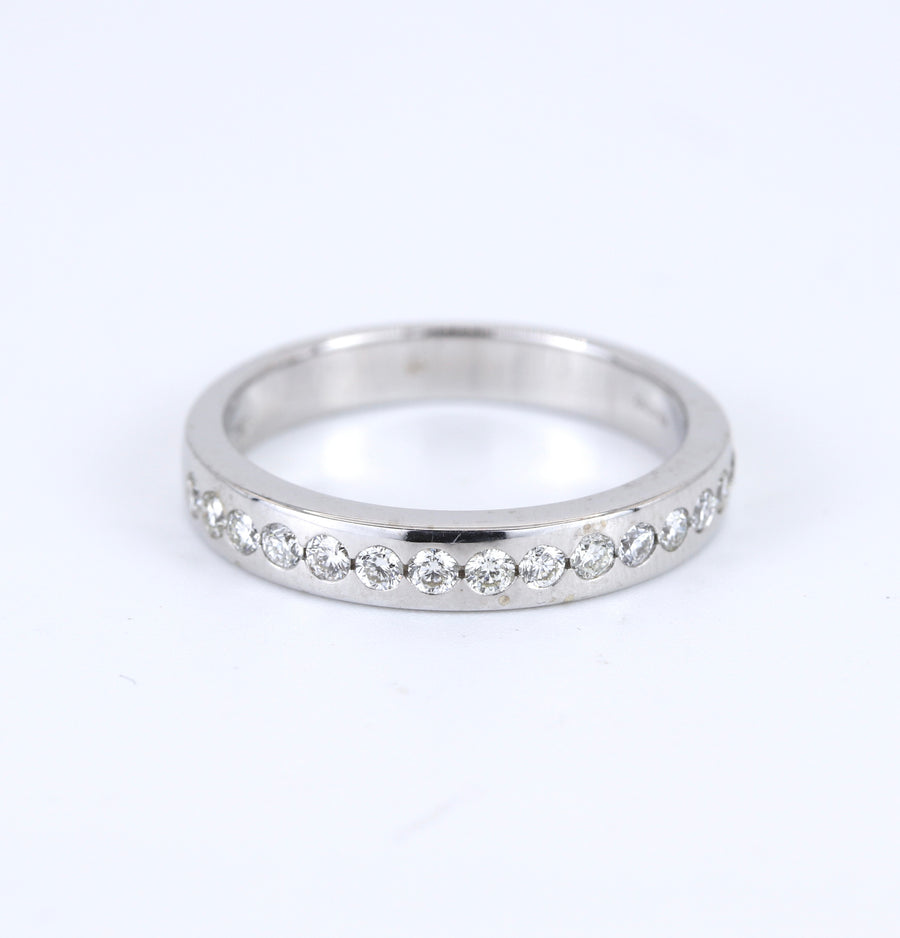 18K White Gold Diamond Ring