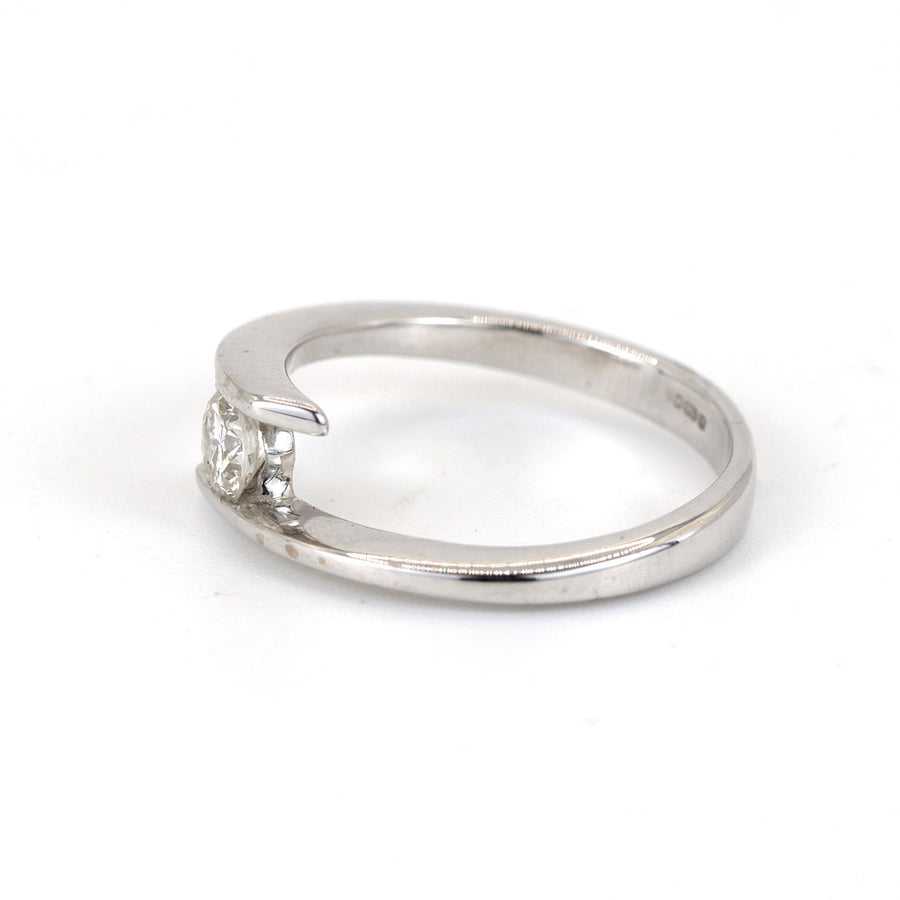 UK Hallmarked 18K White Gold Diamond Ring (DR335) – Pre-Loved