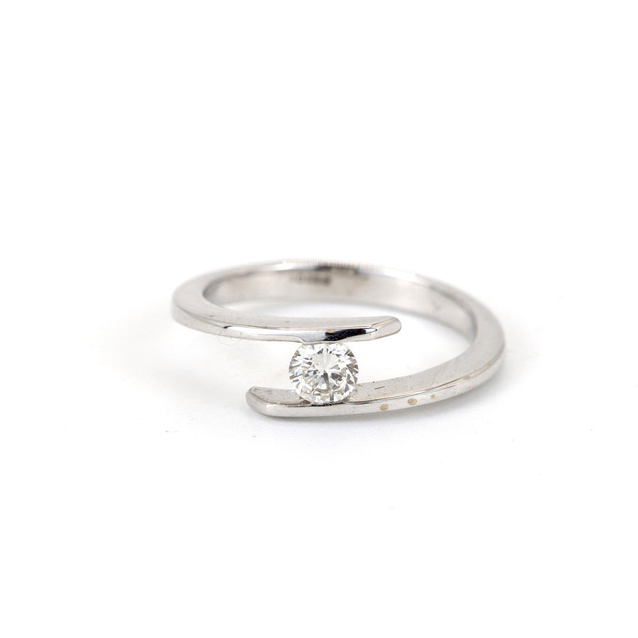18K White Gold Diamond Ring