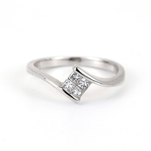 18K White Gold Diamond Ring