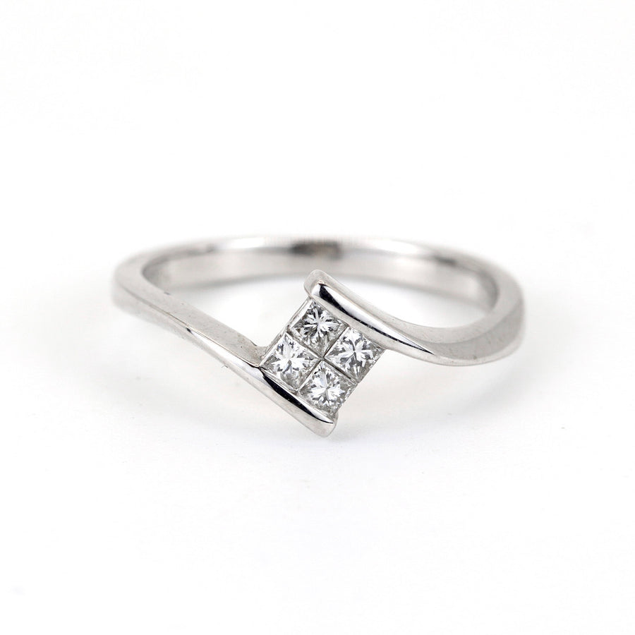 18K White Gold Diamond Ring