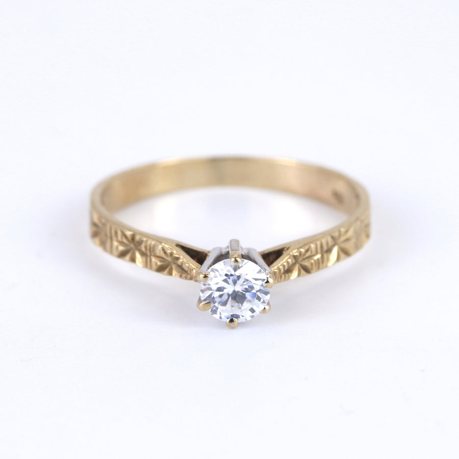 9K White & Yellow Gold Cubic Zirconia Ring