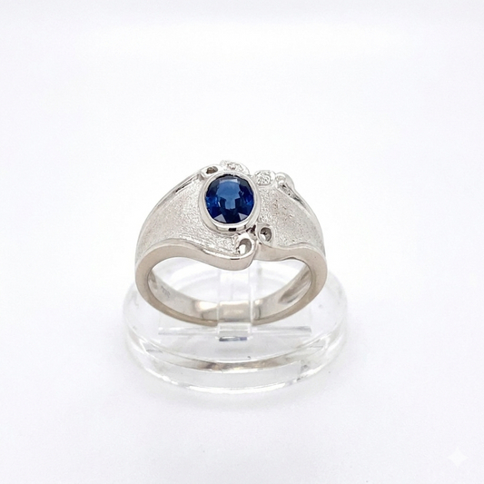18K White Gold 1.04ct Sapphire & Diamond Ring